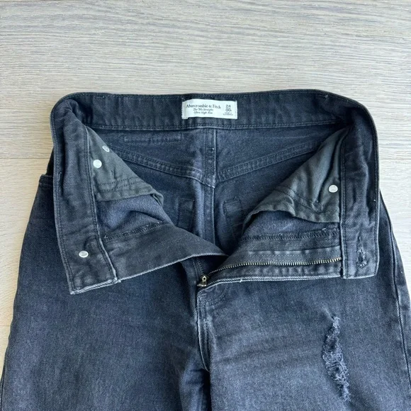 Abercrombie 90’s Straight Jean - Picture 3 of 7